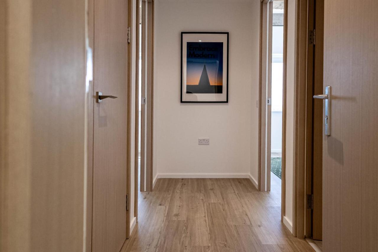 Stunning City View Apartments In Milton Keynes Central Location Free Parking Buitenkant foto